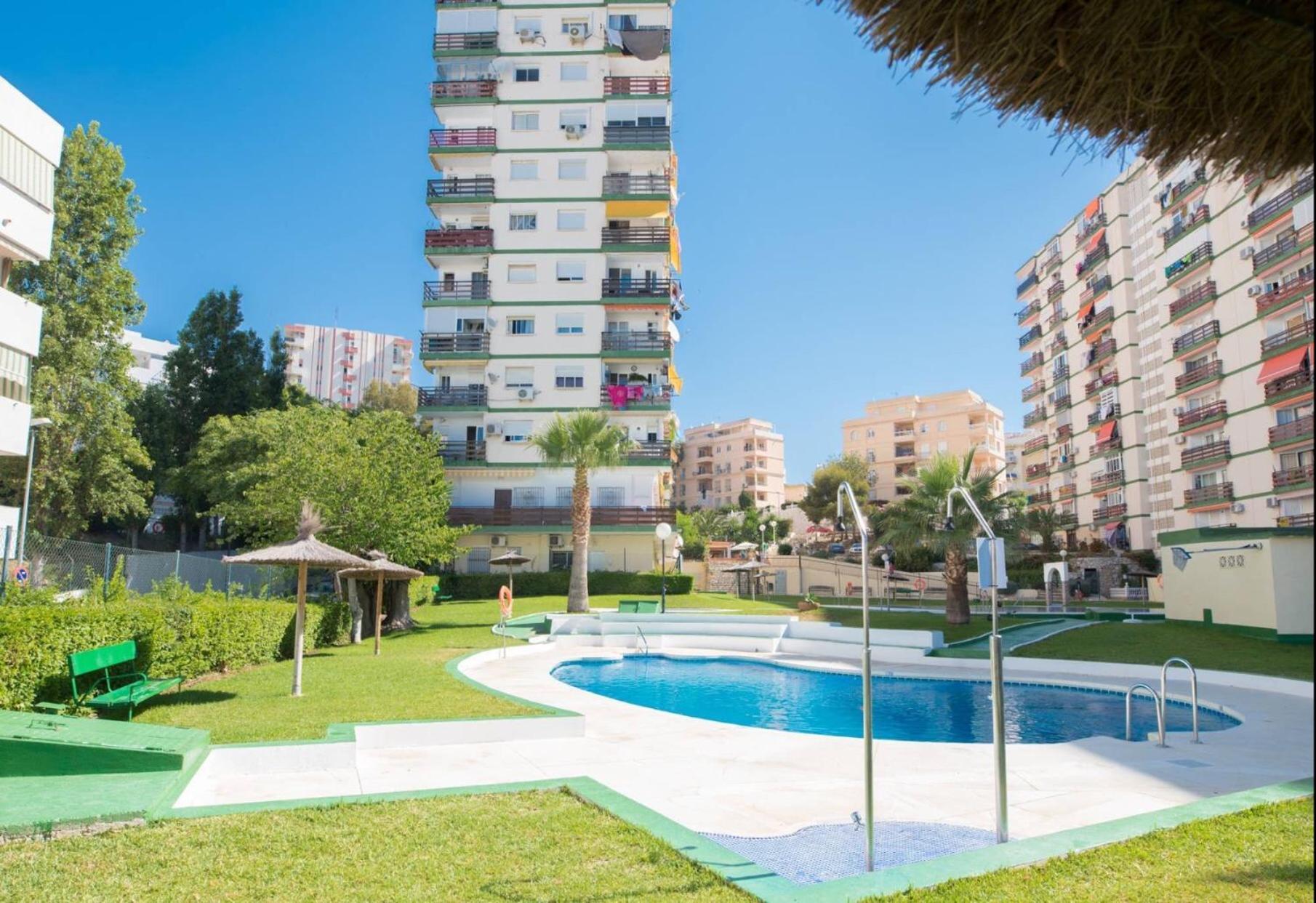 Benalmadena - New Nordic Style & Sunny Studio Apartment Luaran gambar