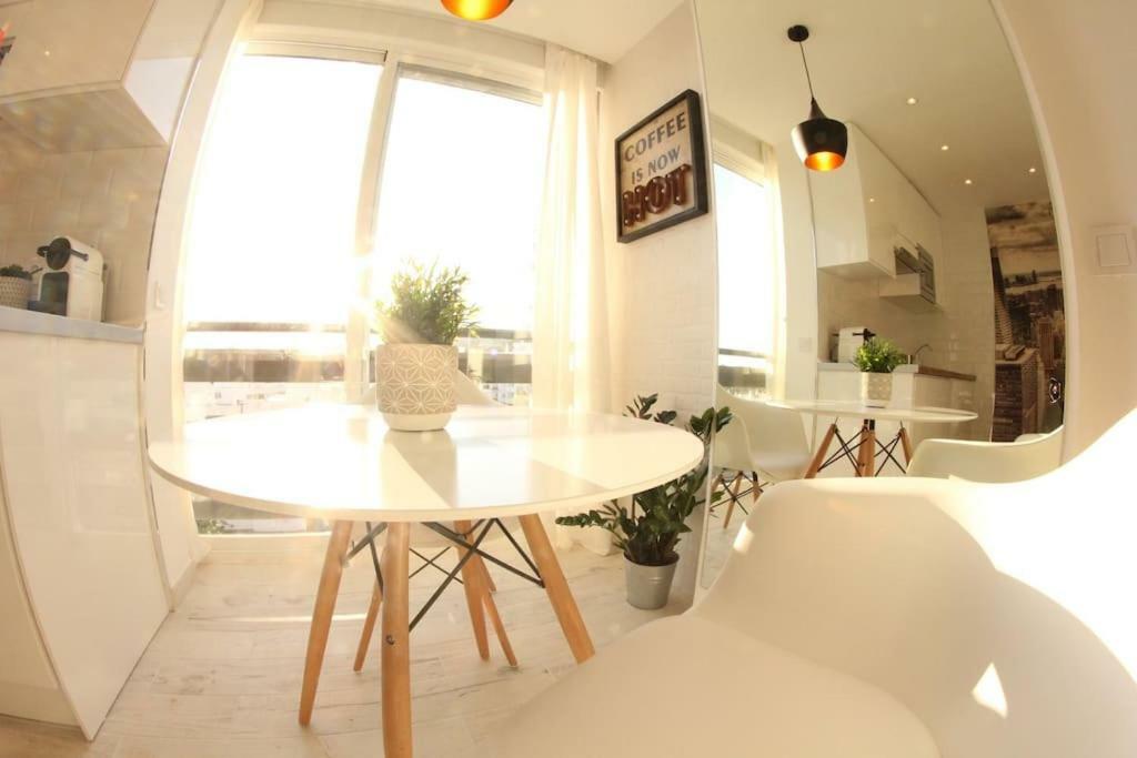 Benalmadena - New Nordic Style & Sunny Studio Apartment Luaran gambar